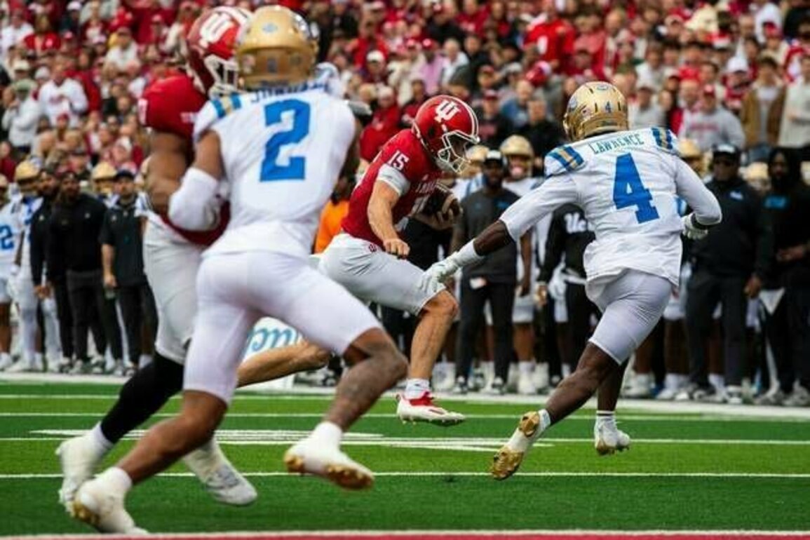 No. 2 Indiana blows out UCLA as Fernando Mendoza records 4 touchdowns