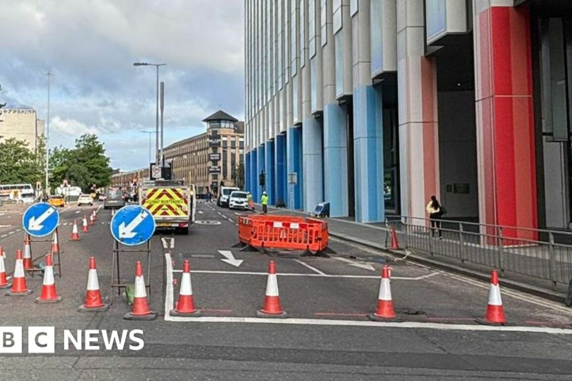 Sinkhole forces partial closure of Glasgow street