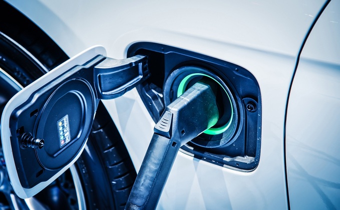 Government revs up EV charging infrastructure with 1,000 new charge points 
