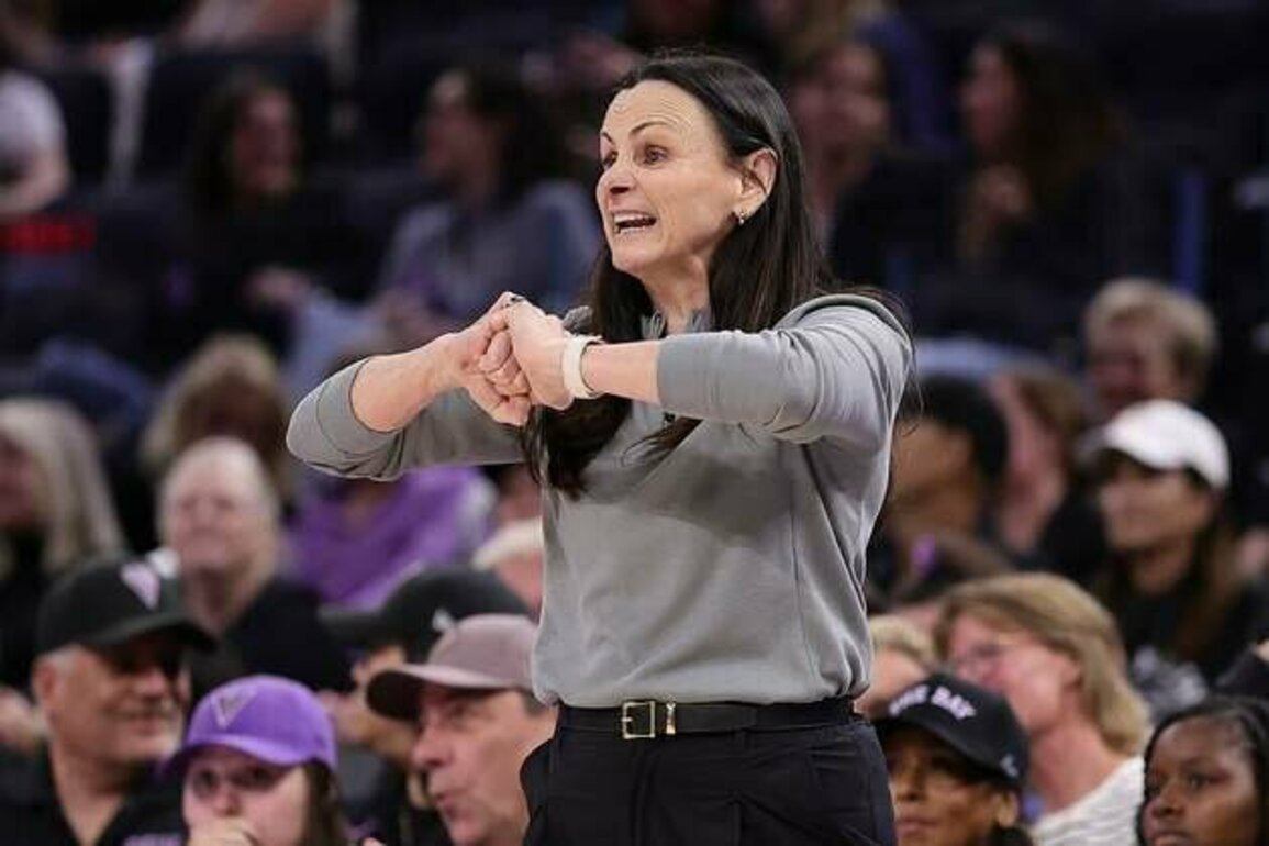 Liberty fire Sandy Brondello one season after winning title