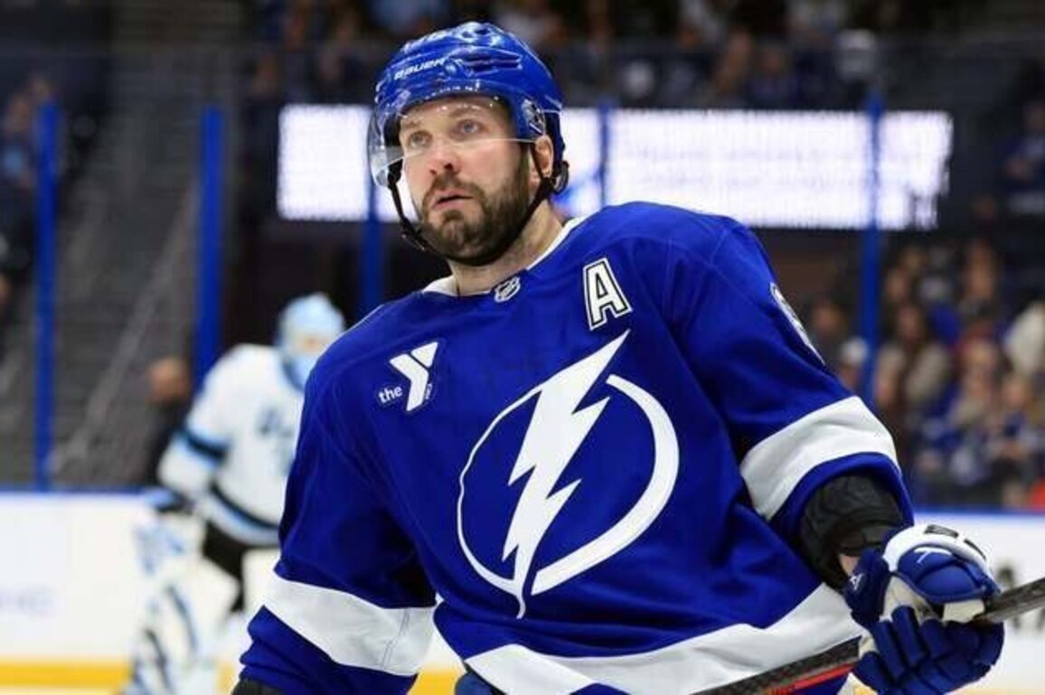 Lightning star Nikita Kucherov returns after hard collision vs. Jets