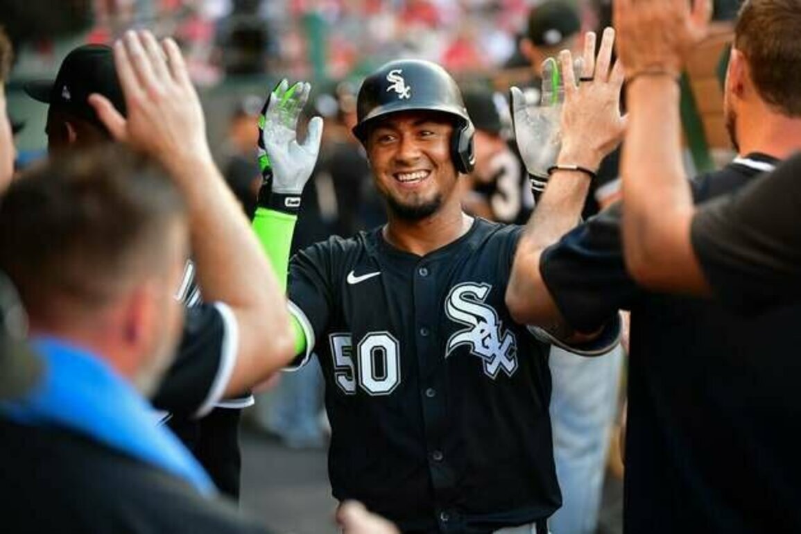 White Sox hit four home runs in win over Angels