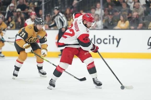 Behind Jordan Staal's 2 goals, Hurricanes level Stanley Cup Final 2-2