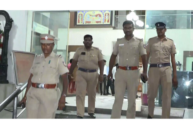 Tamil Nadu: Police conduct surprise checks in lodges across Tiruchirappalli ahead of polls