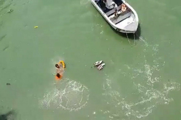 PH Coast Guard rescues Mabini Bridge jumper