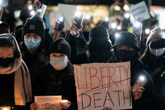 Beijing Protesters Ridicule Claims of Foreign Hand in Protests