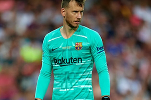 Barcelona goalkeeper Neto sidelined after surgery