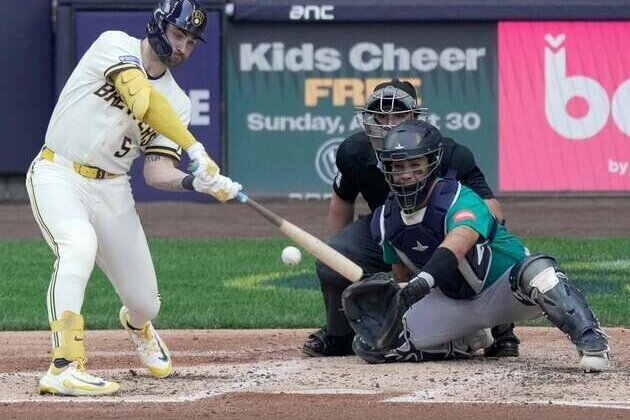 Garrett Mitchell leads Brewers' bats in win over Mariners