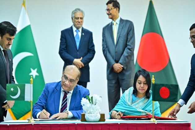 Pakistan, Bangladesh sign six agreements to boost trade, diplomacy, cultural ties