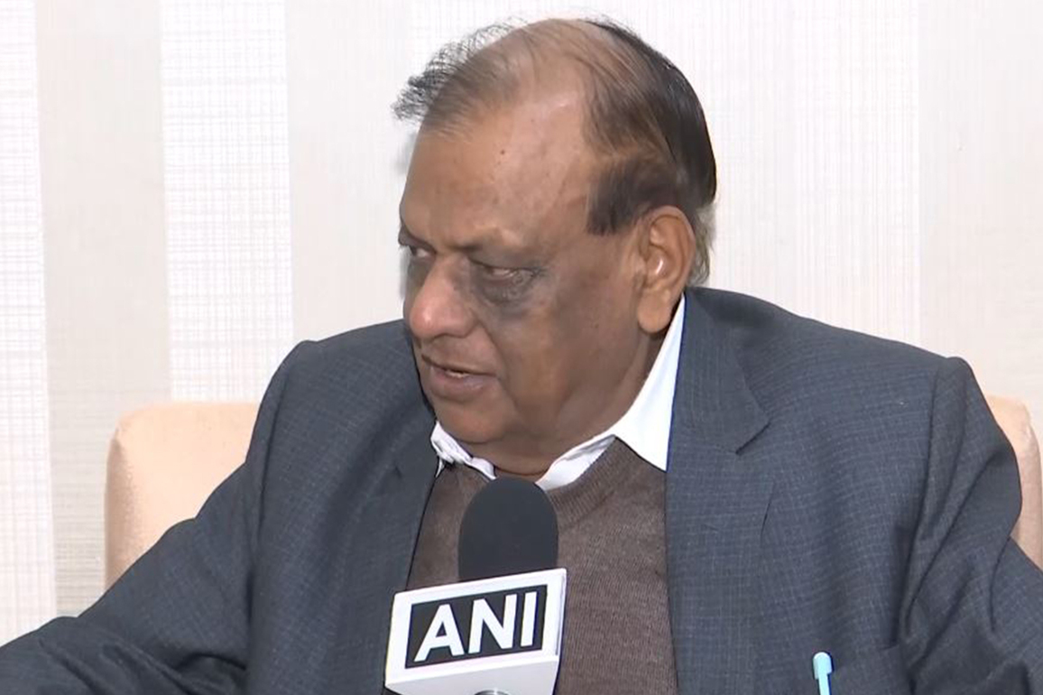 Samajwadi Party leader RK Chaudhary calls 'bruning of bodies' as cause of air pollution, BJP hits back