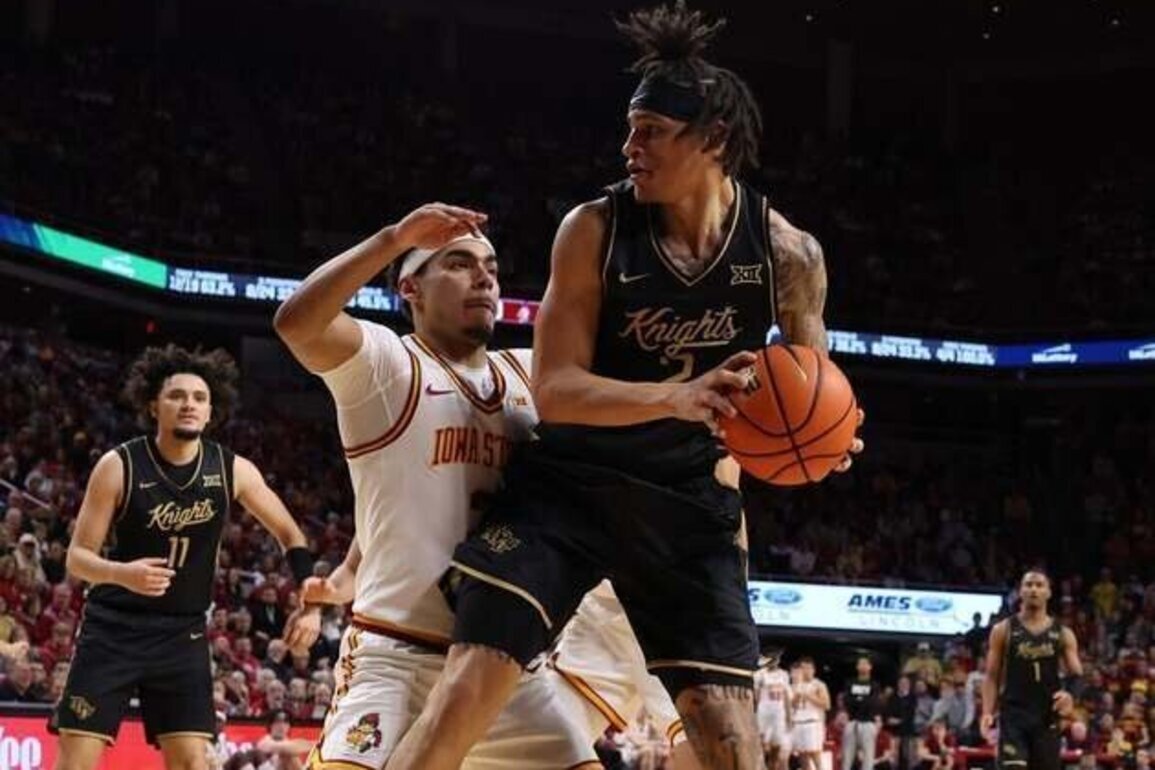 UCF to chase season sweep against reeling Cincinnati
