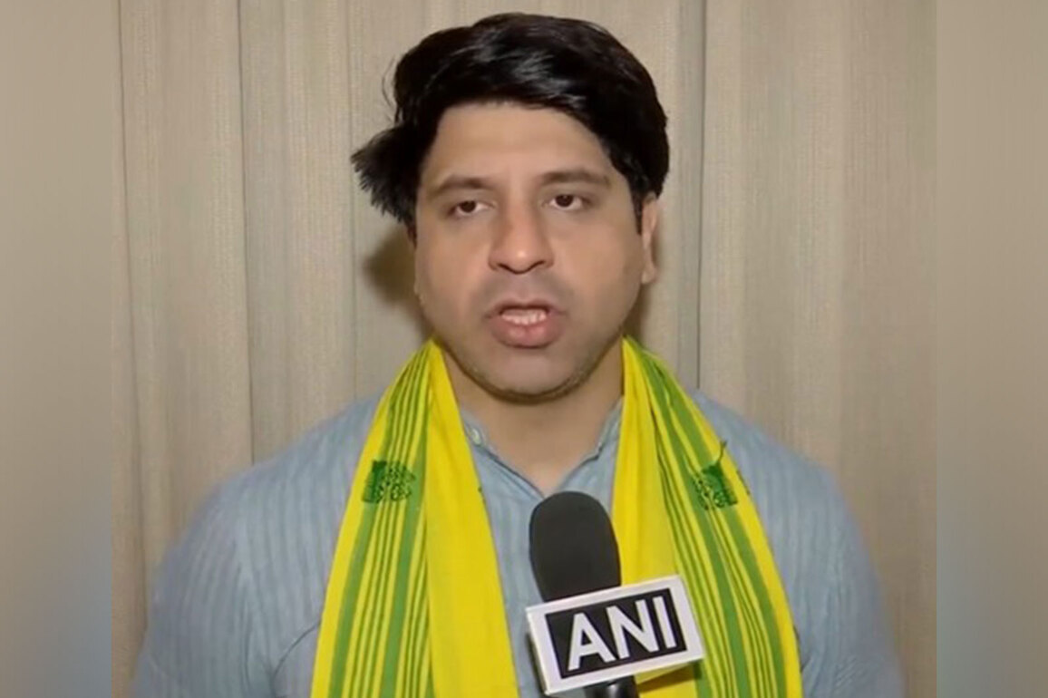 "PM Modi continues to be most popular global leader, Congress becomes 'Nawabs of negativity': BJP's Shehzad Poonawalla
