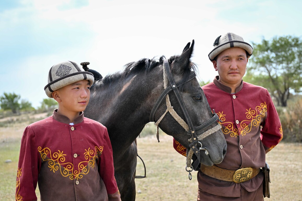 KYRGYZSTAN-CHOLPON-ATA-TRADITIONAL HUNTING-PERFORMANCE