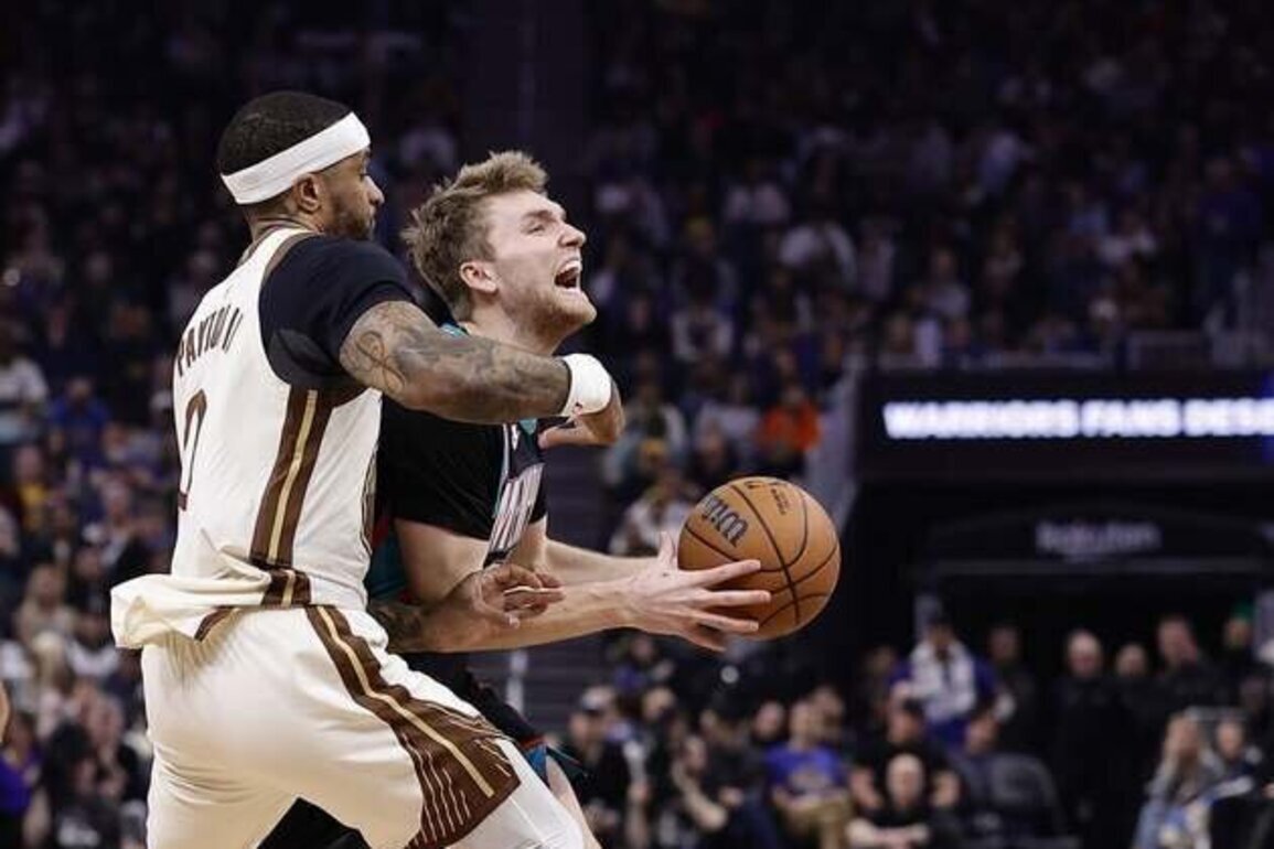 Warriors rally late, stun Grizzlies in battle of short-handed teams