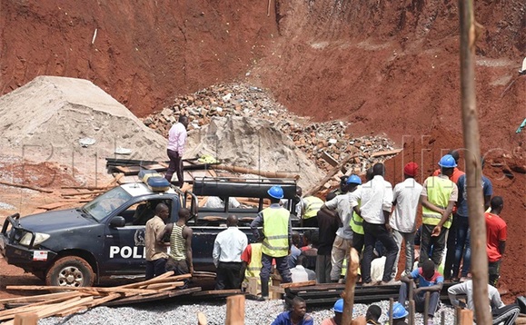 Ekizimbe ekigudde ne kibuutikira abantu mukaaga ne bafiirawo Ekizimbe ekigudde ne kibuutikira abantu mukaaga ne bafiirawo