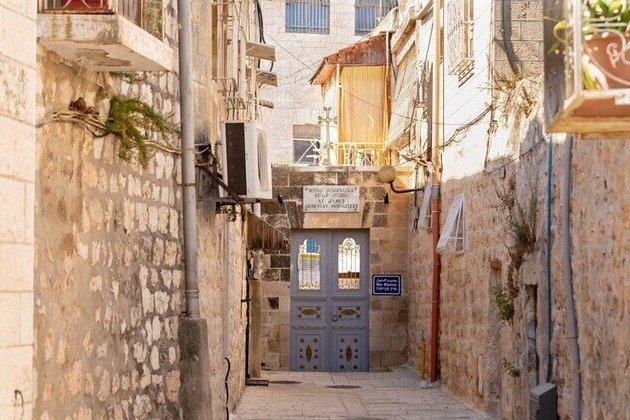 Religious Jews attack Christian monastery in Jerusalem 
