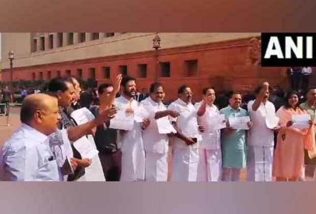 Kerala MPs protest in Parliament in support of ASHA workers