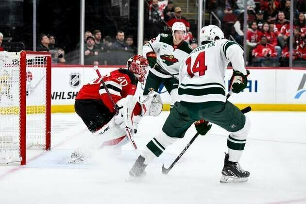 Devils stay red hot, tame Wild for sixth-straight win