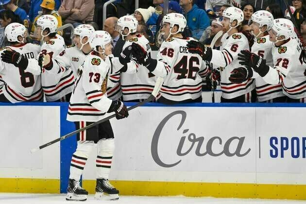 Lukas Reichel racks up 3 points as Blackhawks blitz Blues