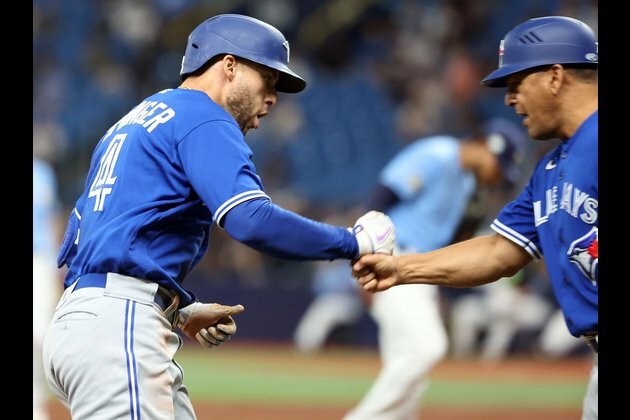 MLB roundup: Blue Jays romp past Rays 20-1
