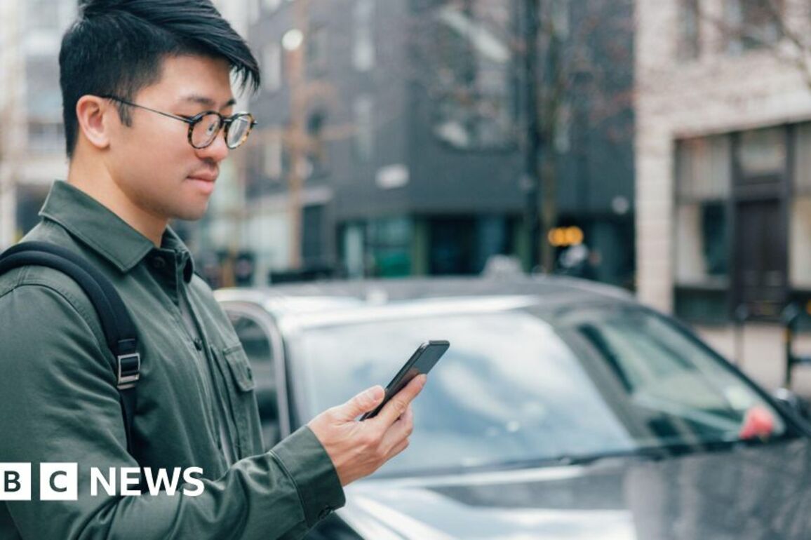 Uber now accepts cash for fares outside London