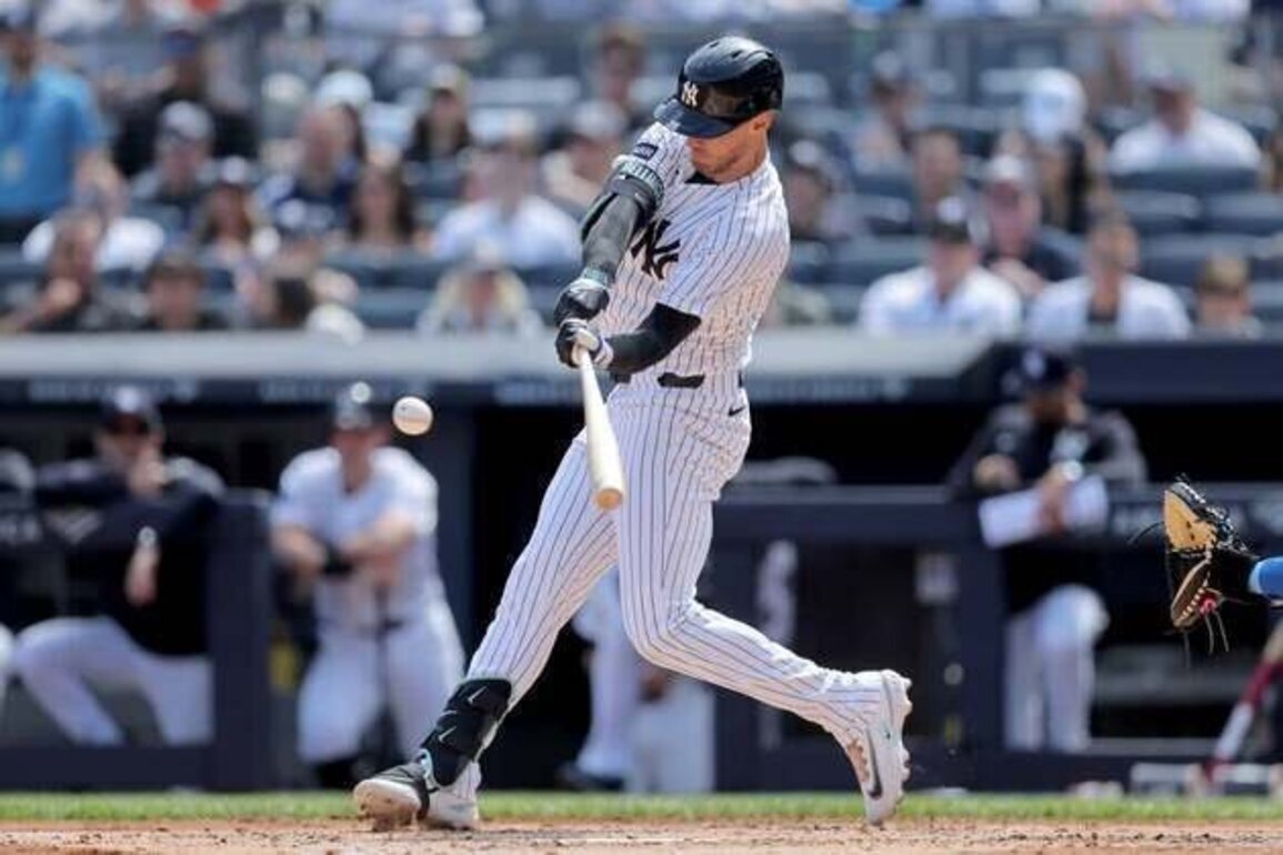 Cody Bellinger hits 2 of Yanks' 4 HRs in rout of Royals