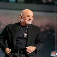 Billy Joel returns to stage with surprise performance after brain disorder diagnosis