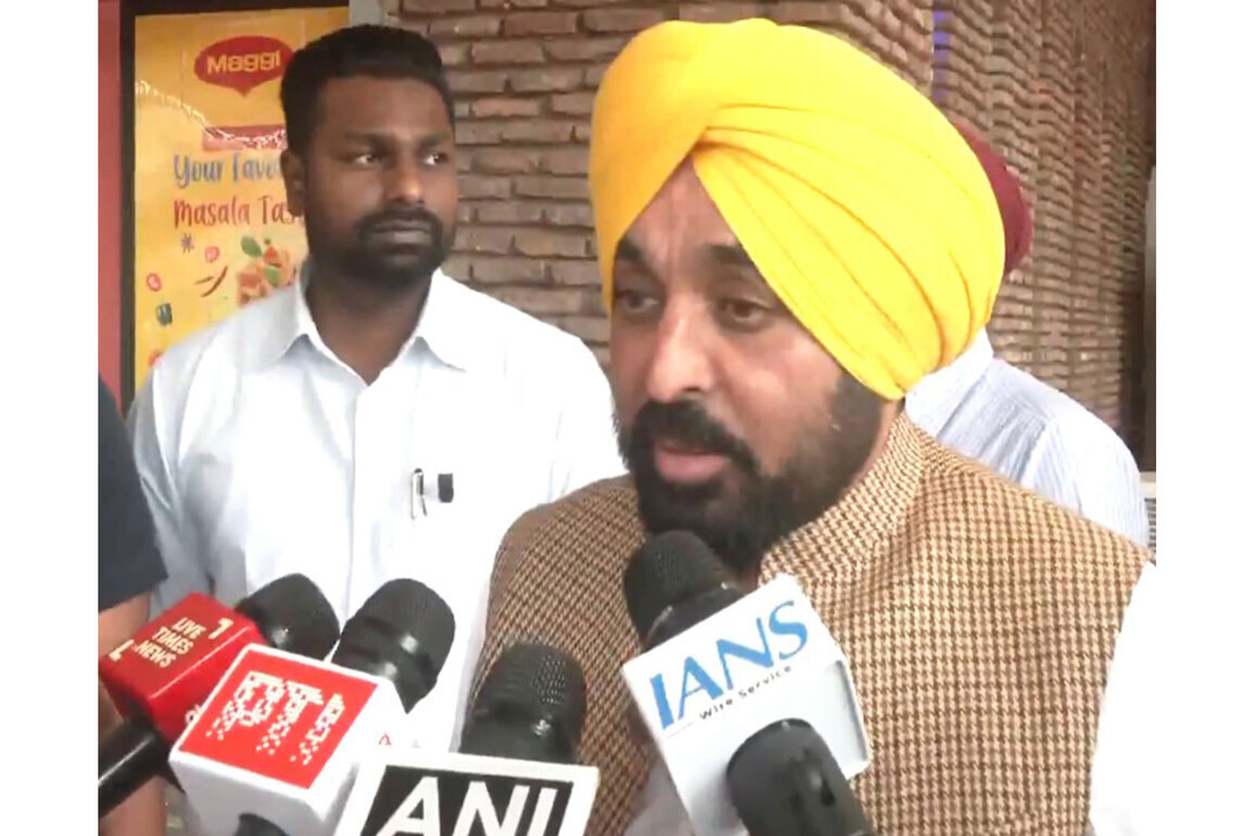 Punjab CM Mann highlights importance of "law" ahead of President Murmu meet to raise AAP MPs moving to BJP
