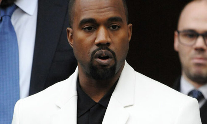 Kanye West apologizes to Beck for Grammy verbal attack Kanye West apologizes to Beck for Grammy verbal attack