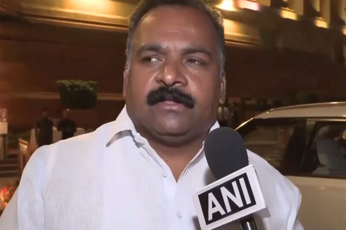 Congress MP Manickam Tagore hits out at Kangana Ranaut over remarks on Rahul Gandhi, says she "follows a script"
