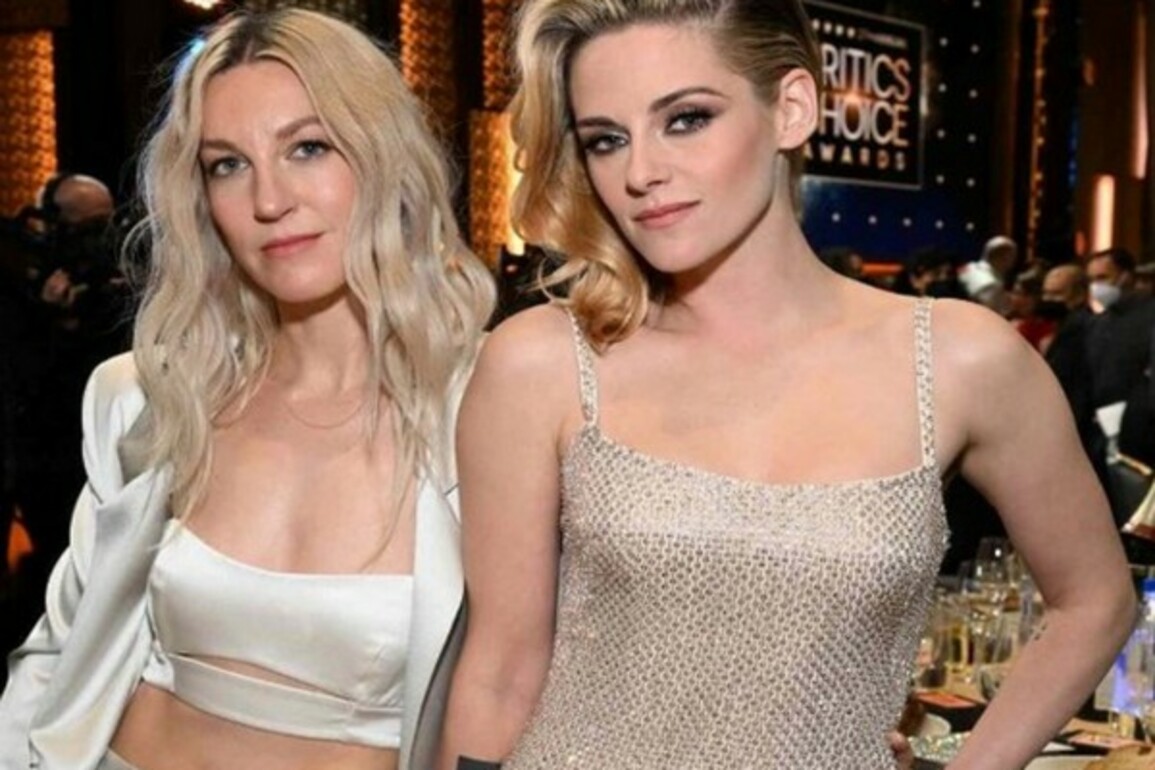 'Twilight' star Kristen Stewart marries Dylan Meyer