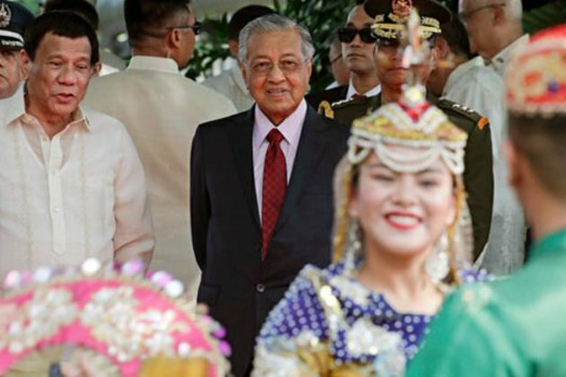 Philippines, Malaysia Pledge Cooperation against Terrorism