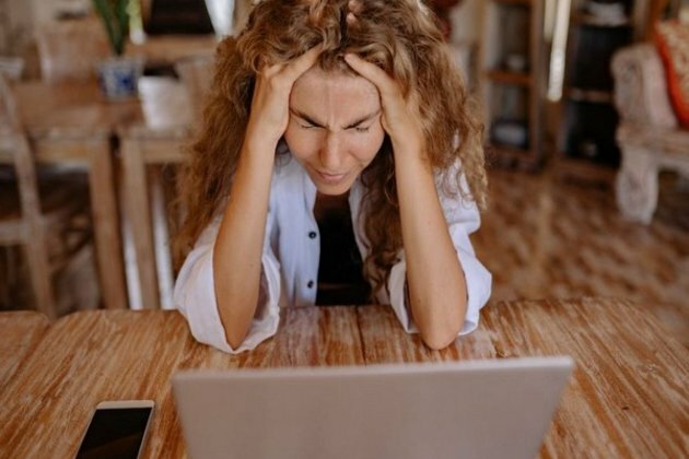 Leaders with low self-esteem are likely to create 'toxic' stress at work: Study
