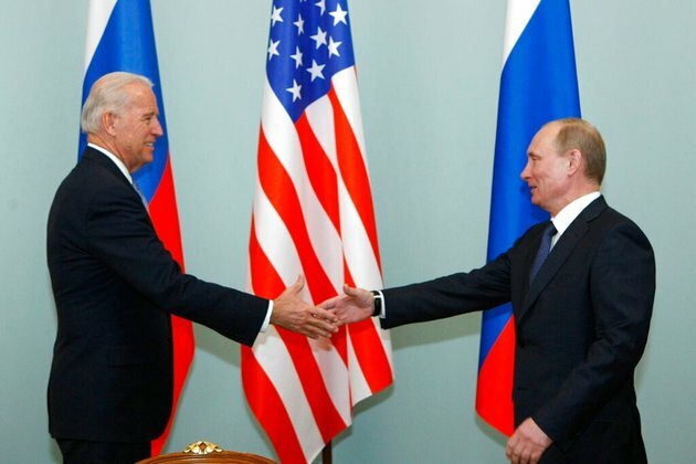 Biden, Putin Hold First Phone Discussions