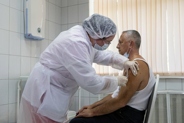 Britain Accuses Russia of Vaccine Disinformation Campaign
