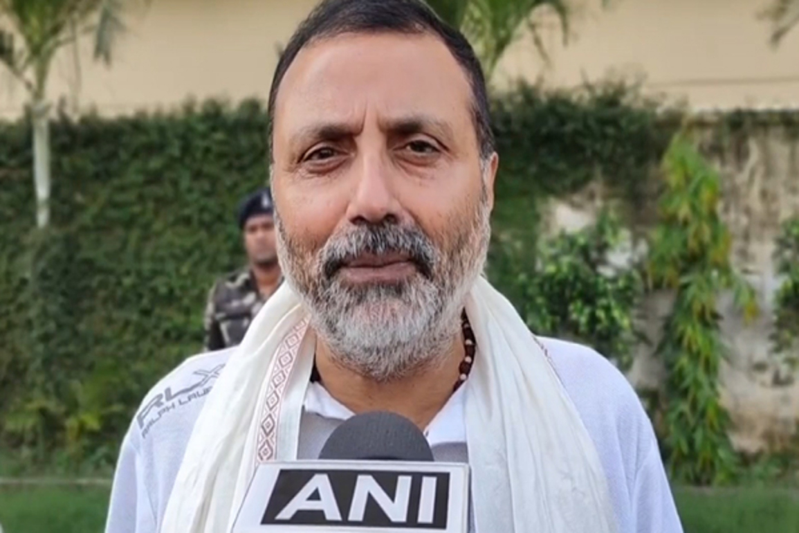 "Gandhi family surrendered before America," Nishikant Dubey claims US controlled India's cabinet decisions in 1986