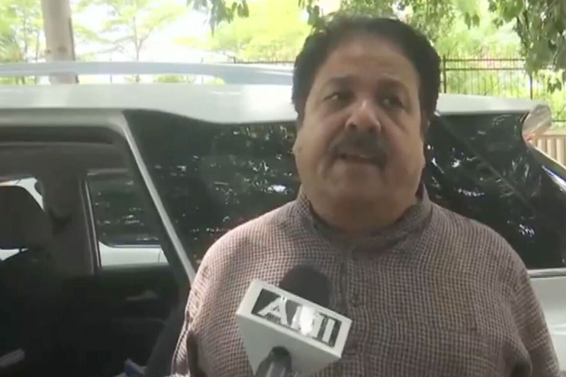 "Adopt neutral foreign policy, maintain good relations with all countries": Congress' Rajiv Shukla tells Centre