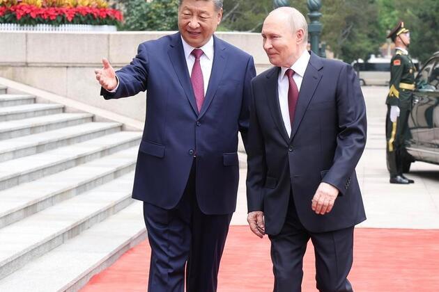 Xi's Album | Xi holds talks with Putin in Beijing