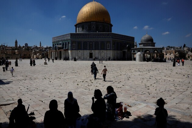 UAE condemns settlers' entry into Al-Aqsa Mosque, raising of Israeli flag