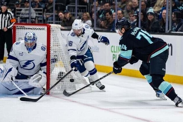 Nikita Kucherov's 5-point hat trick powers Lightning past Kraken