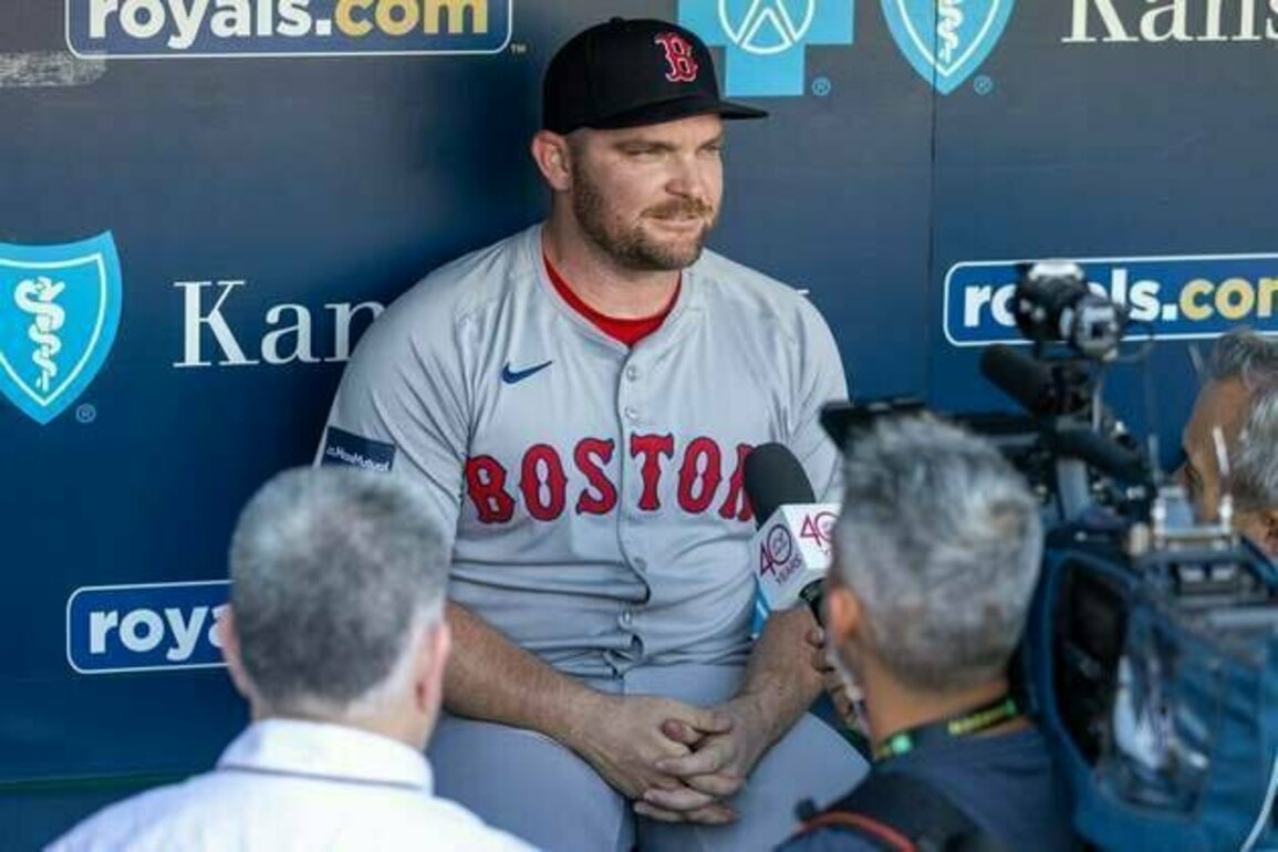 Red Sox RHP Liam Hendriks (elbow) placed on IL to open season
