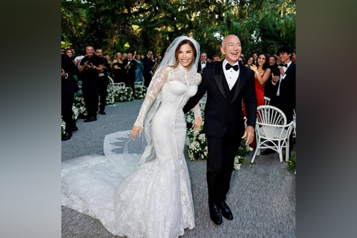 Lauren Sanchez wipes Instagram posts after wedding to Jeff Bezos
