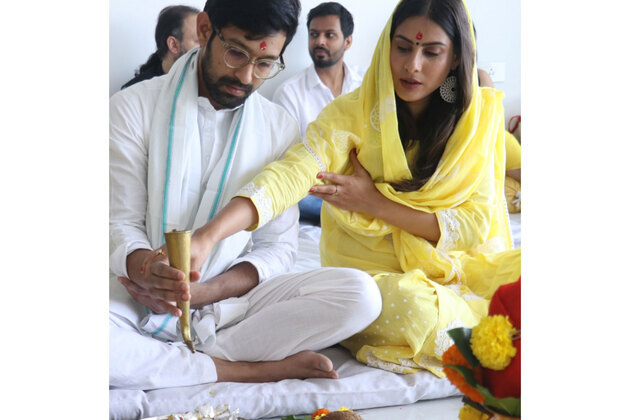 "My A1 from Day 1": Vikrant Massey celebrates fourth wedding anniversary with Sheetal Thakur