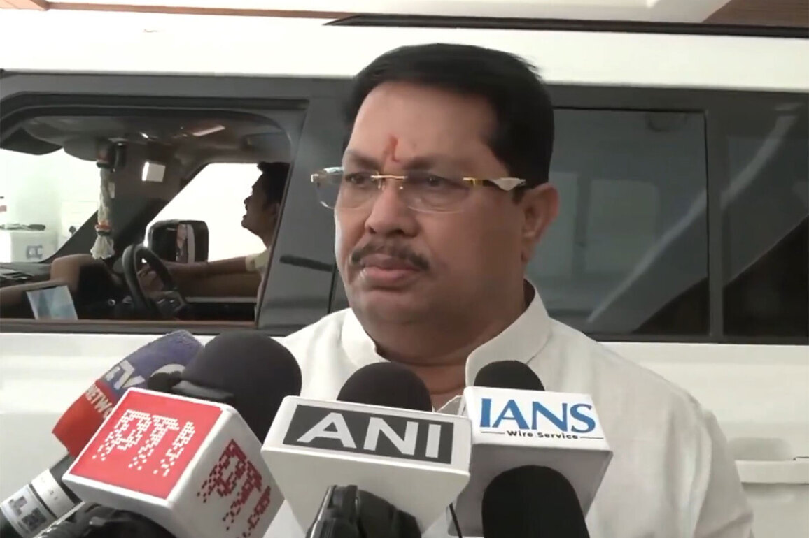 "Owaisi's role to support BJP": Congress' Vijay Wadettiwar amid chaos over Humayun Kabir's 'sting video'