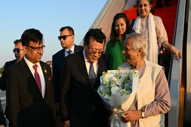 Bangladesh's Chief Adviser Muhammad Yunus arrives in China's Hainan