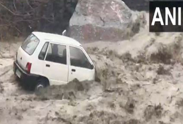 Snow, rainfall disrupts life in Himachal: 583 roads blocked; power and water supply affected