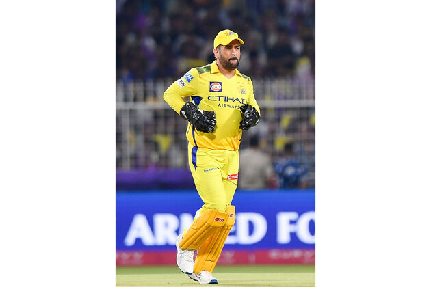 He stayed away from matches to avoid distraction, says Hussey on Dhoni's absence in stadium