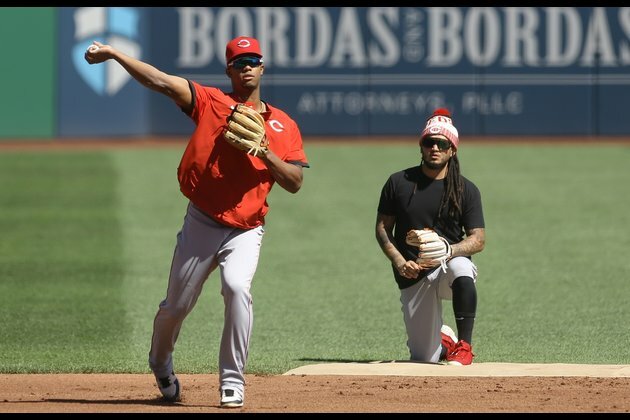 Mets claim INF Garcia from Reds