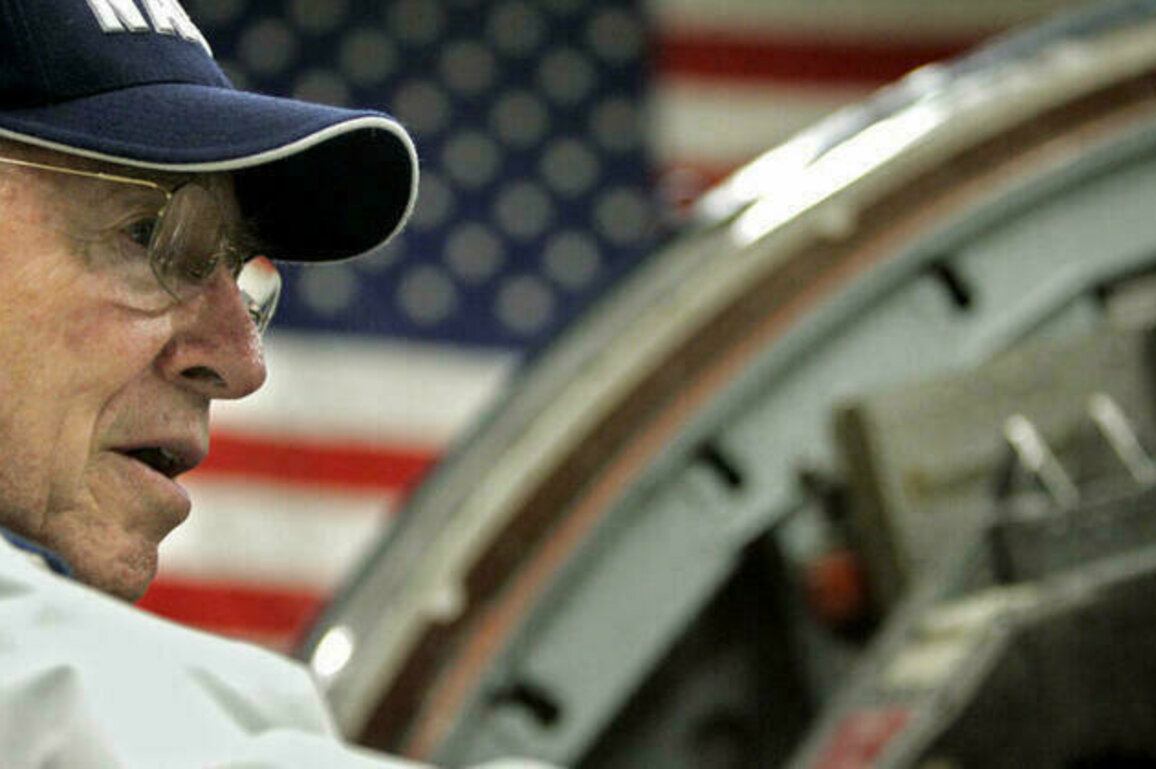 Legendary Apollo 13 astronaut Jim Lovell dies at age 97
