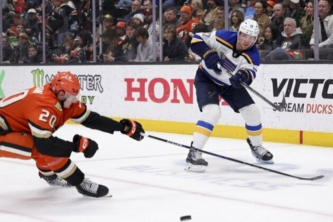 Brayden Schenn's two-goal night guides Blues past Ducks